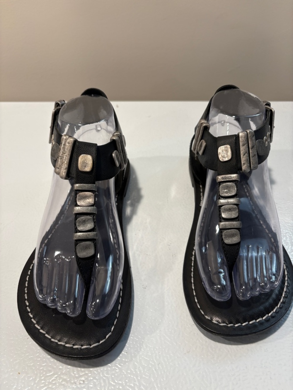 NWOT Jeffrey Campbell Leif Sandals